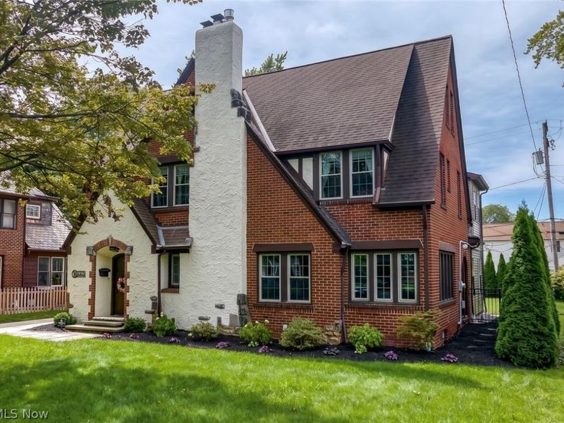 3270 Chadbourne Road, Shaker Heights, OH 44120 Photo 4