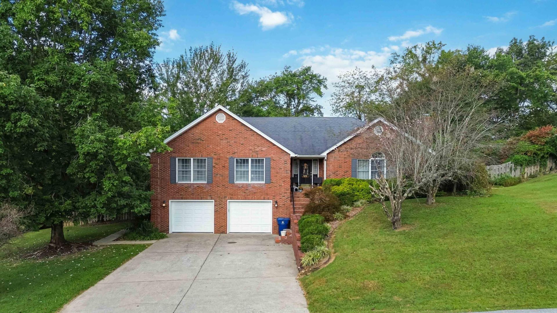 1963 Brookhaven Drive, London, KY 40744 Main Photo