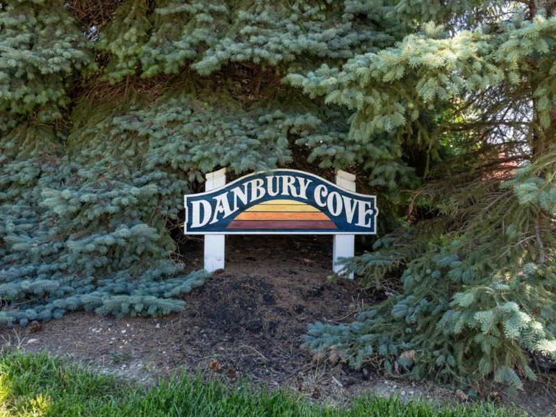2158 Dorchester Drive, Marblehead, OH 43440 Photo 3