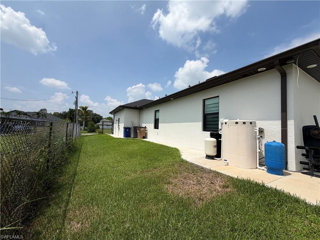 910 Venice Ave N, Lehigh Acres, FL 33971 Photo