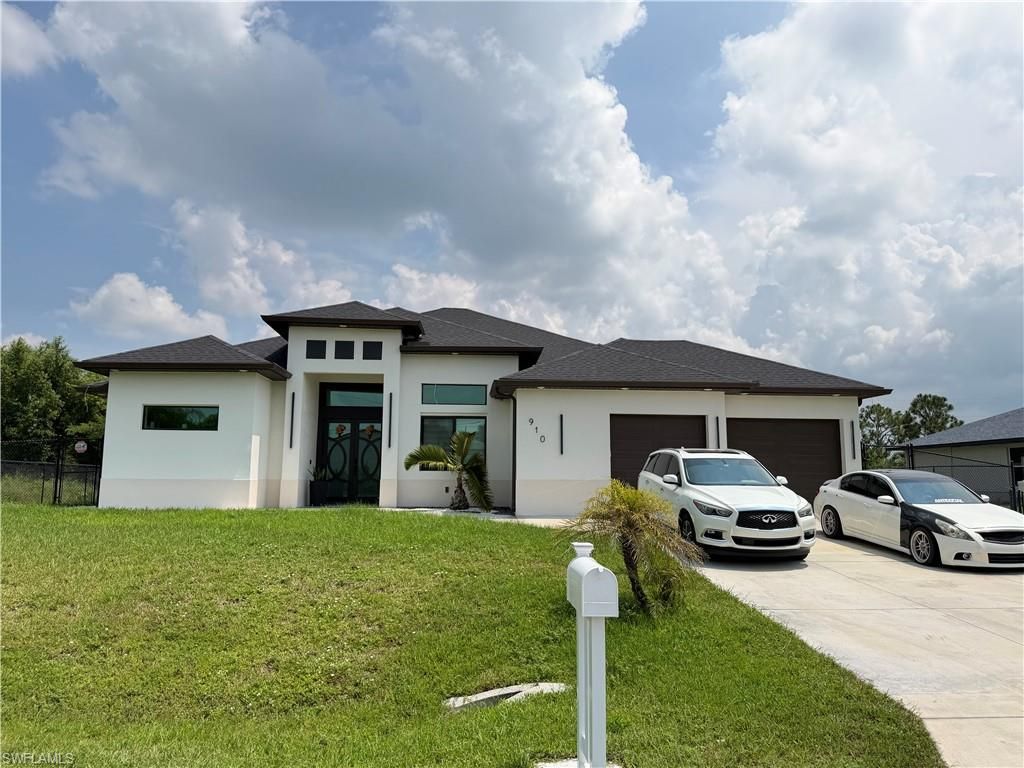 910 Venice Ave N, Lehigh Acres, FL 33971 Photo