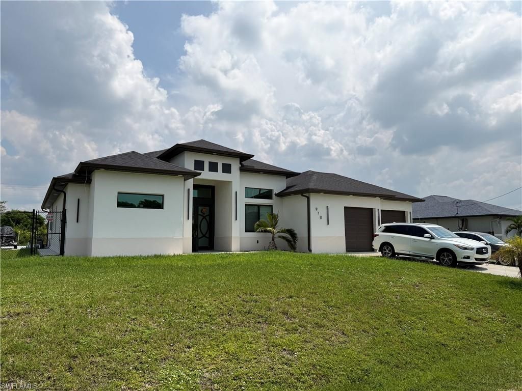 910 Venice Ave N, Lehigh Acres, FL 33971 Photo
