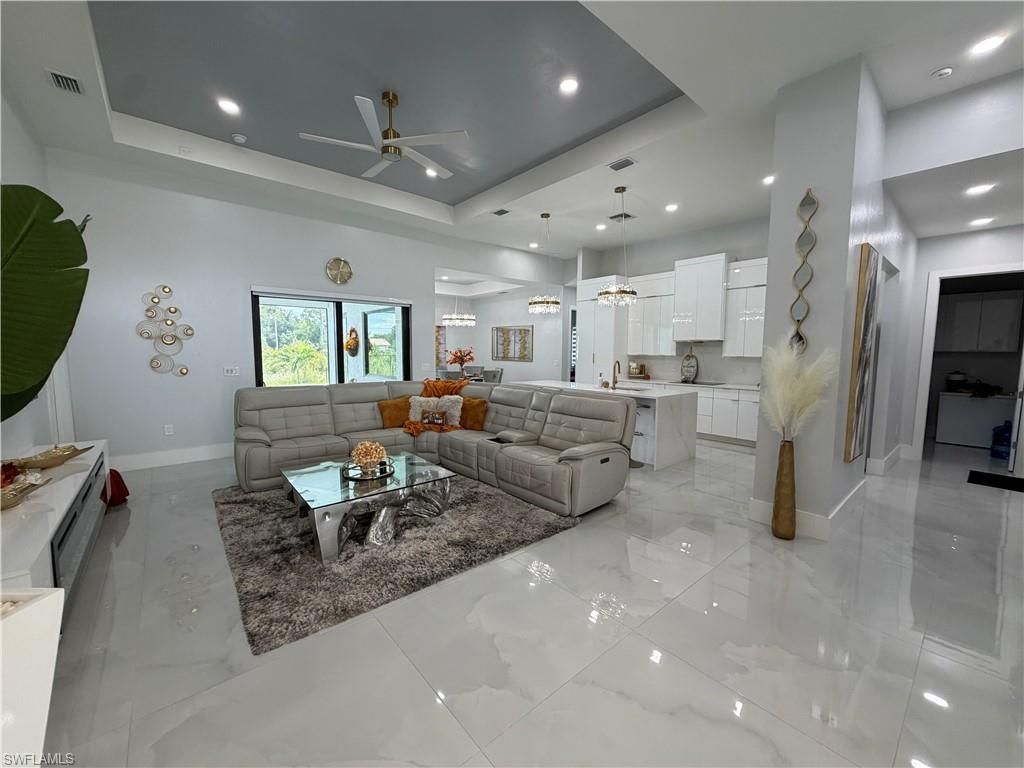 910 Venice Ave N, Lehigh Acres, FL 33971 Photo