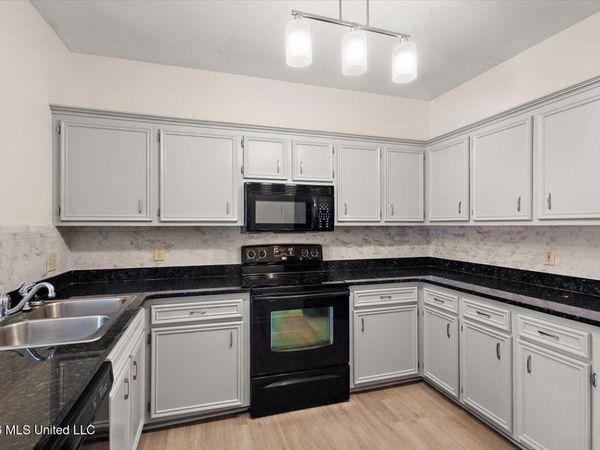 5076 Harling Place, Jackson, MS 39211