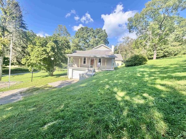 635 Apple Valley Road, Fairmont, WV 26554