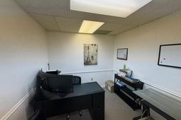 120 Springhall Drive photo 4