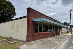 115 E Main Street photo 4