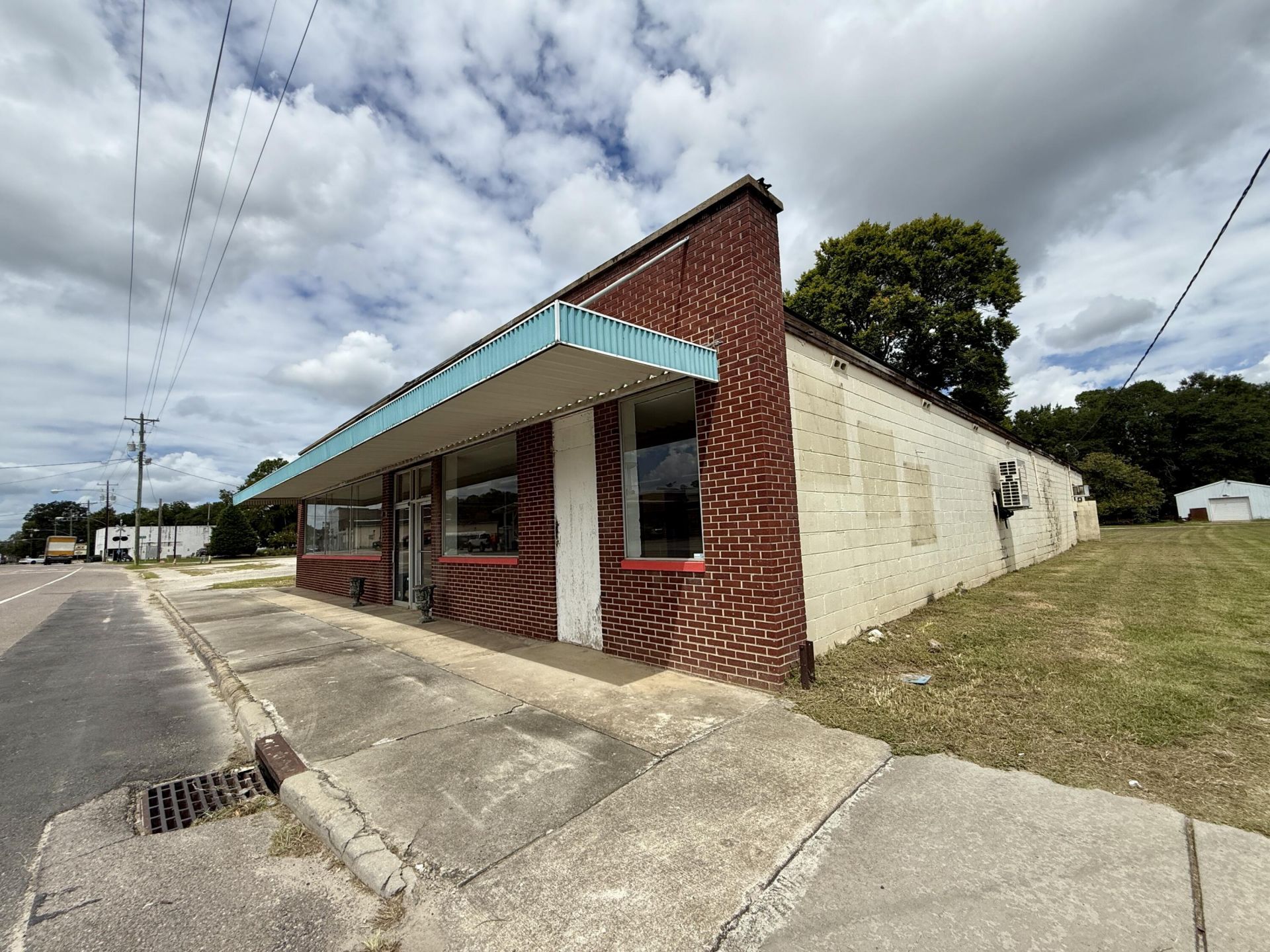 115 E Main Street Photo 4
