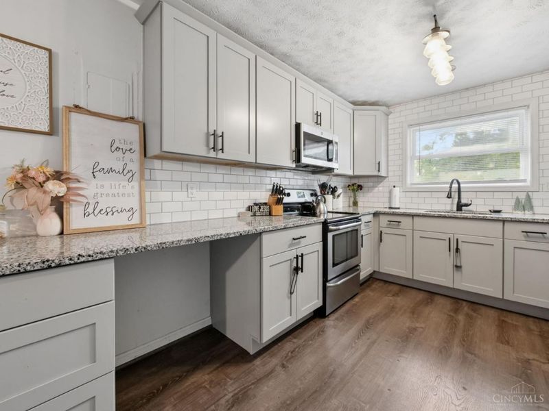 5705 Crabapple Way Drive, Miami Township, OH 45150 Photo 6