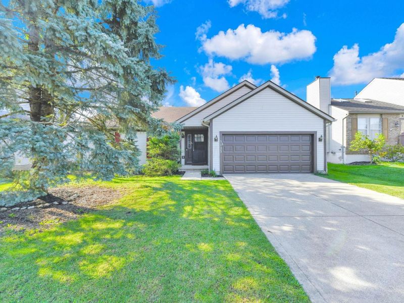 5725 Saucony Drive, Hilliard, OH 43026 Photo 2