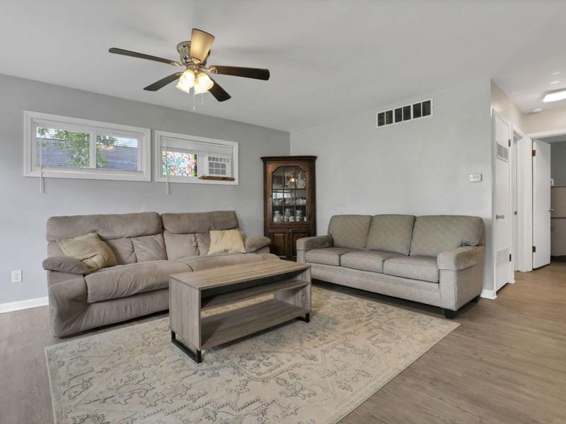 2438 Hanna Drive, Columbus, OH 43211 Photo 11