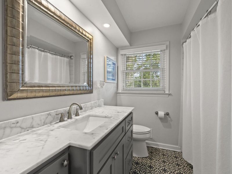1561 Kirkley Road, Columbus, OH 43221 Photo 32