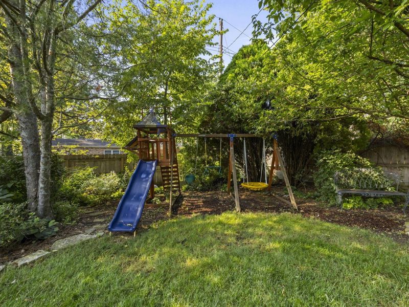 1561 Kirkley Road, Columbus, OH 43221 Photo 52