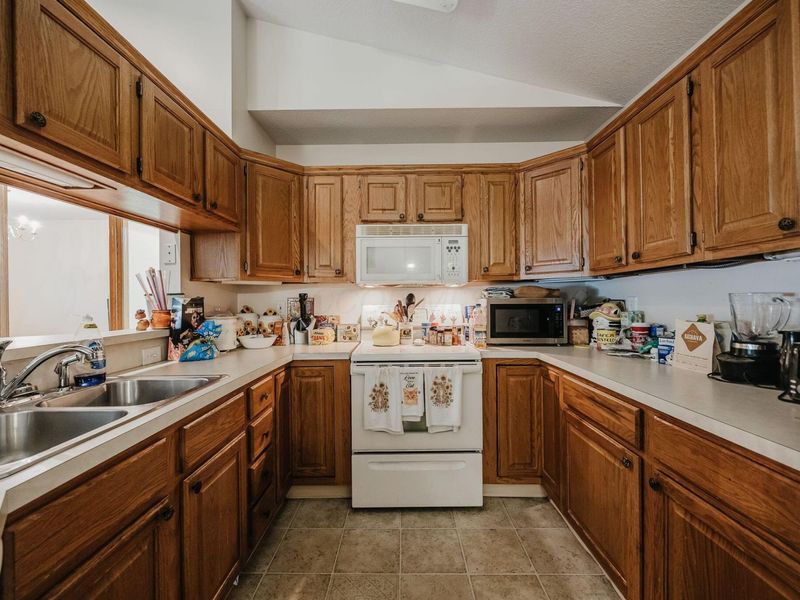 4100 Castel Drive, Groveport, OH 43125 Photo 11