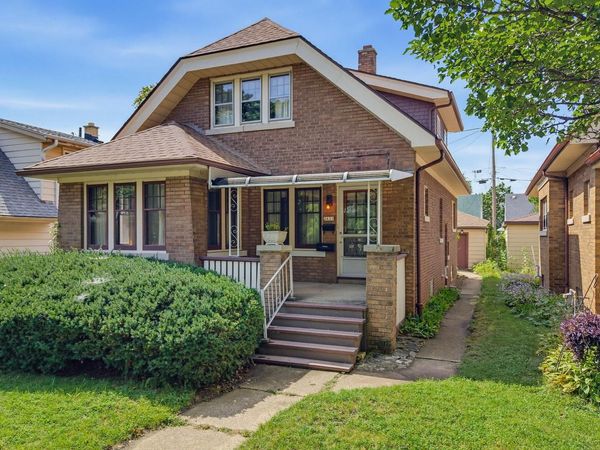 2631 S Linebarger TERRACE, Milwaukee, WI 53207