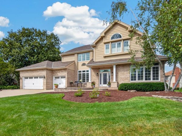 4020 White Eagle Drive, Naperville, IL 60564