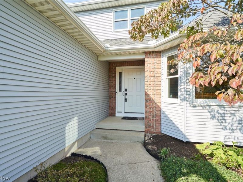 1353 S Azalea Boulevard, Barberton, OH 44203 Photo 2