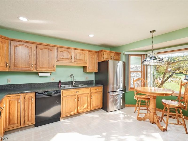 1353 S Azalea Boulevard, Barberton, OH 44203 Photo 4