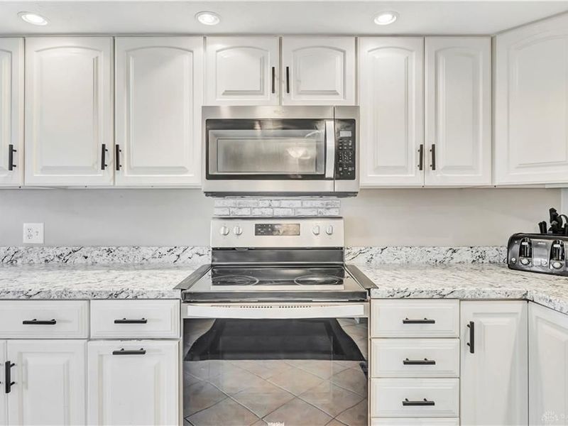 8775 Washington Colony Drive, Dayton, OH 45458 Photo 6