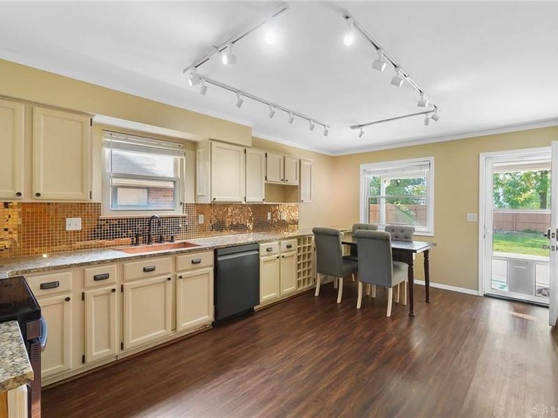 6604 Rolling Glen Drive, Huber Heights, OH 45424 Photo 8
