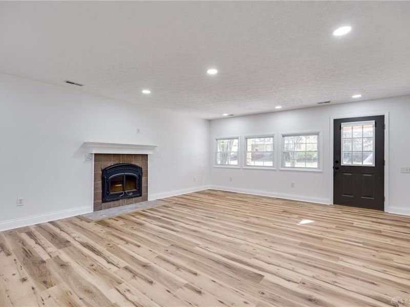 9550 Paragon Road, Dayton, OH 45458 Photo 5