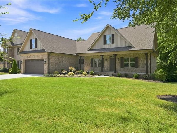 8206 Arbor Ridge Lane, Clemmons, NC 27012