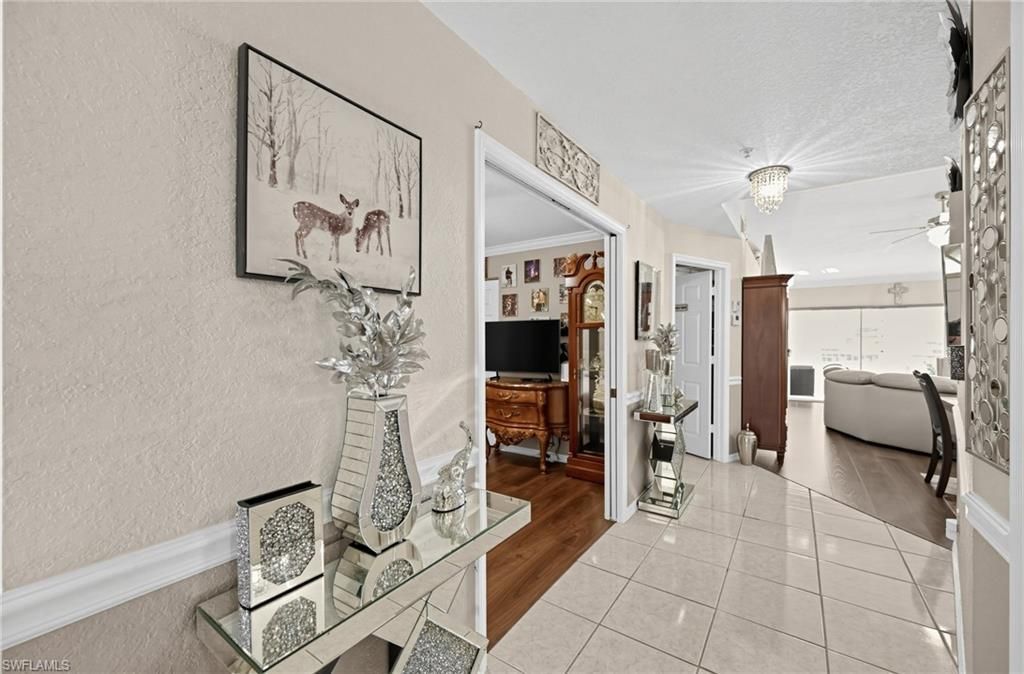380 Gabriel Cir, Unit 8, Naples, FL 34104 Photo