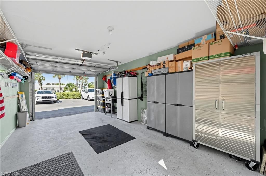 380 Gabriel Cir, Unit 8, Naples, FL 34104 Photo