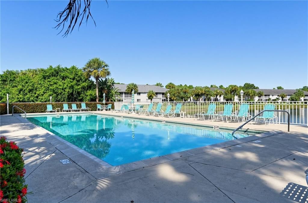 380 Gabriel Cir, Unit 8, Naples, FL 34104 Photo