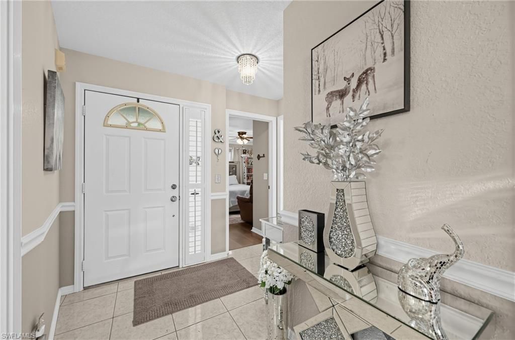 380 Gabriel Cir, Unit 8, Naples, FL 34104 Photo