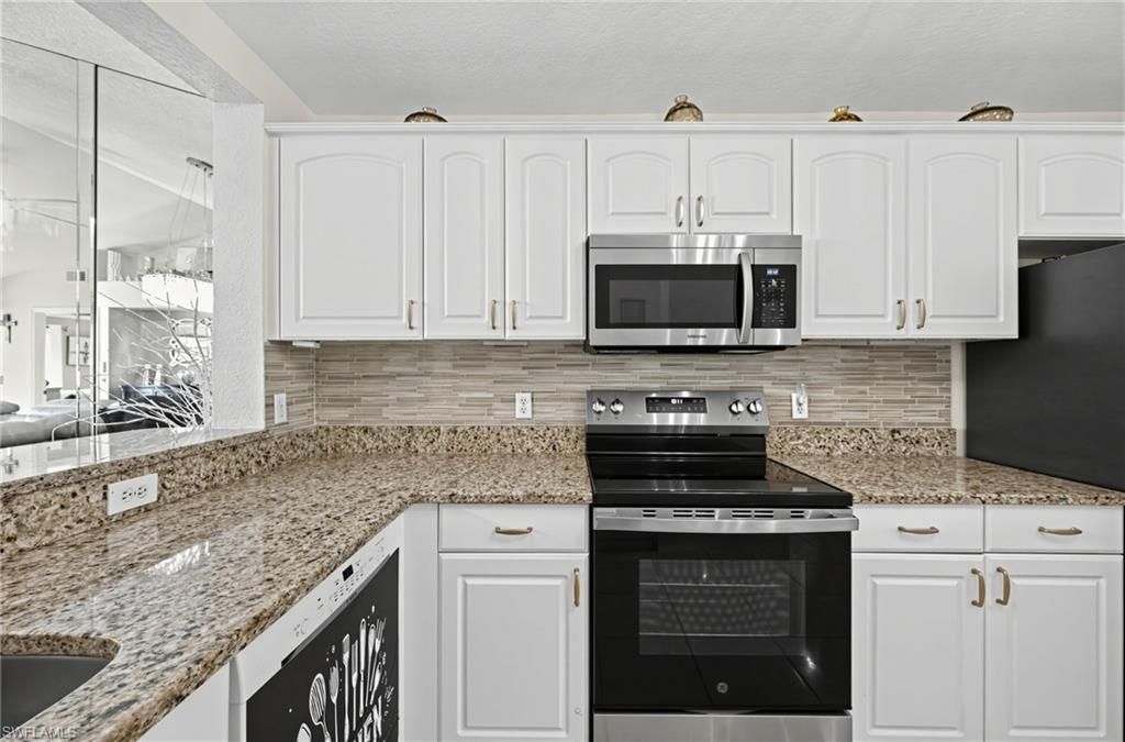 380 Gabriel Cir, Unit 8, Naples, FL 34104 Photo