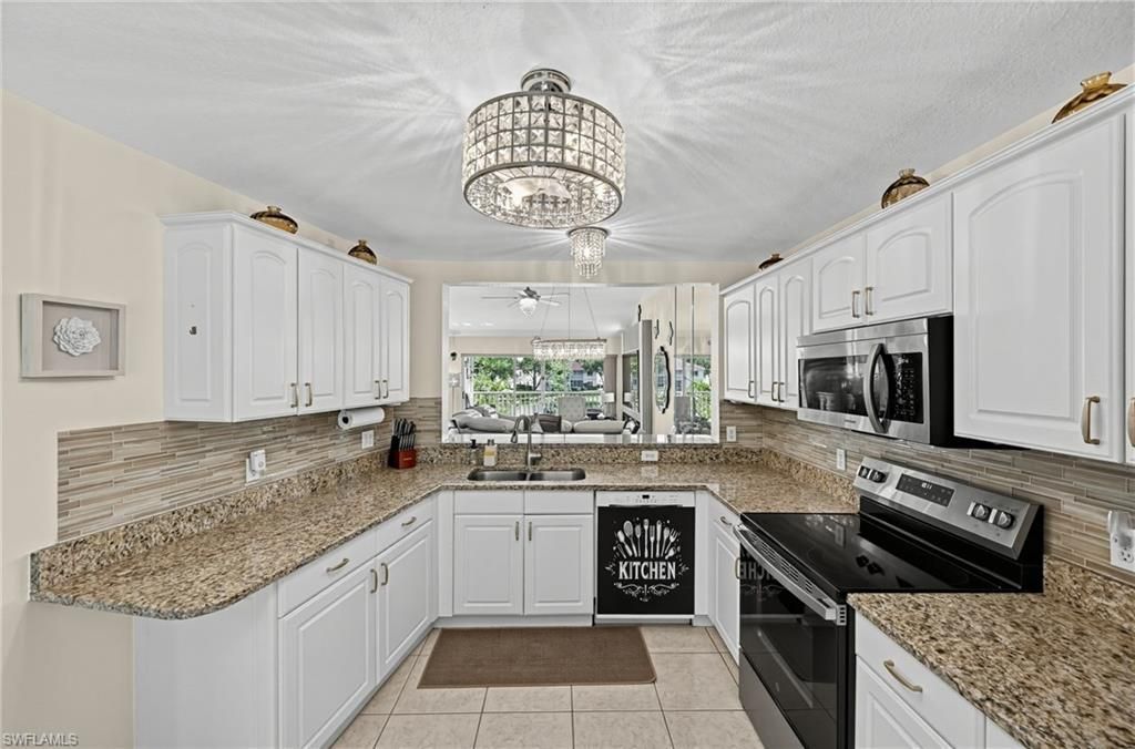 380 Gabriel Cir, Unit 8, Naples, FL 34104 Photo