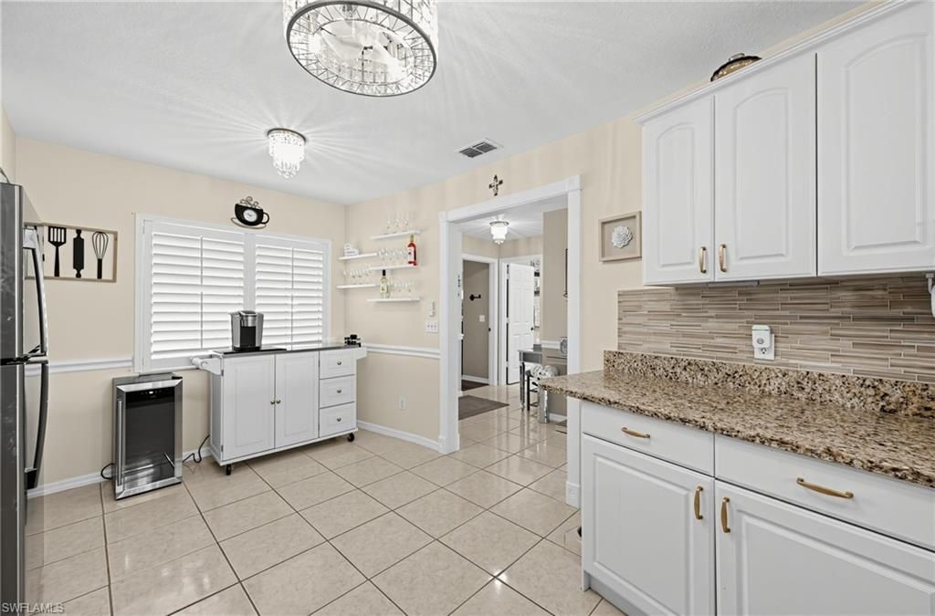 380 Gabriel Cir, Unit 8, Naples, FL 34104 Photo