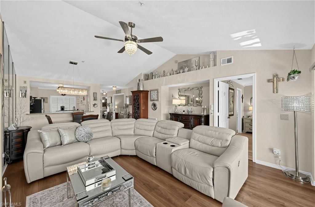 380 Gabriel Cir, Unit 8, Naples, FL 34104 Photo