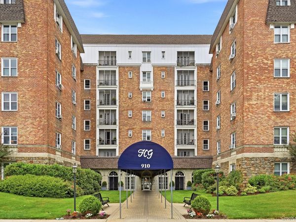 910 Stuart Avenue, Unit 2EF, Mamaroneck, NY 10543