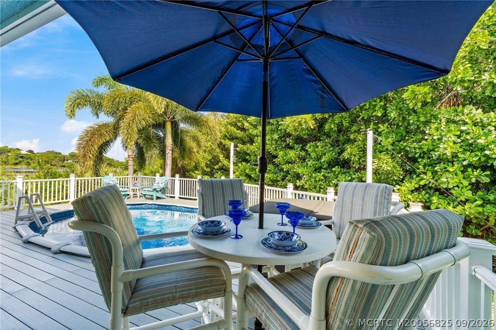1109 NE Bayside Place, Jensen Beach, FL 34957 Photo
