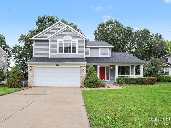 3689 Maple Hurst Drive SE, Kentwood, MI 49512
