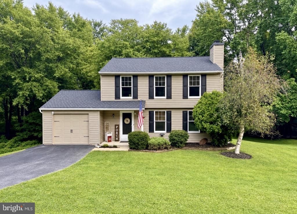 215 KATHERINE LANE, COATESVILLE, PA 19320