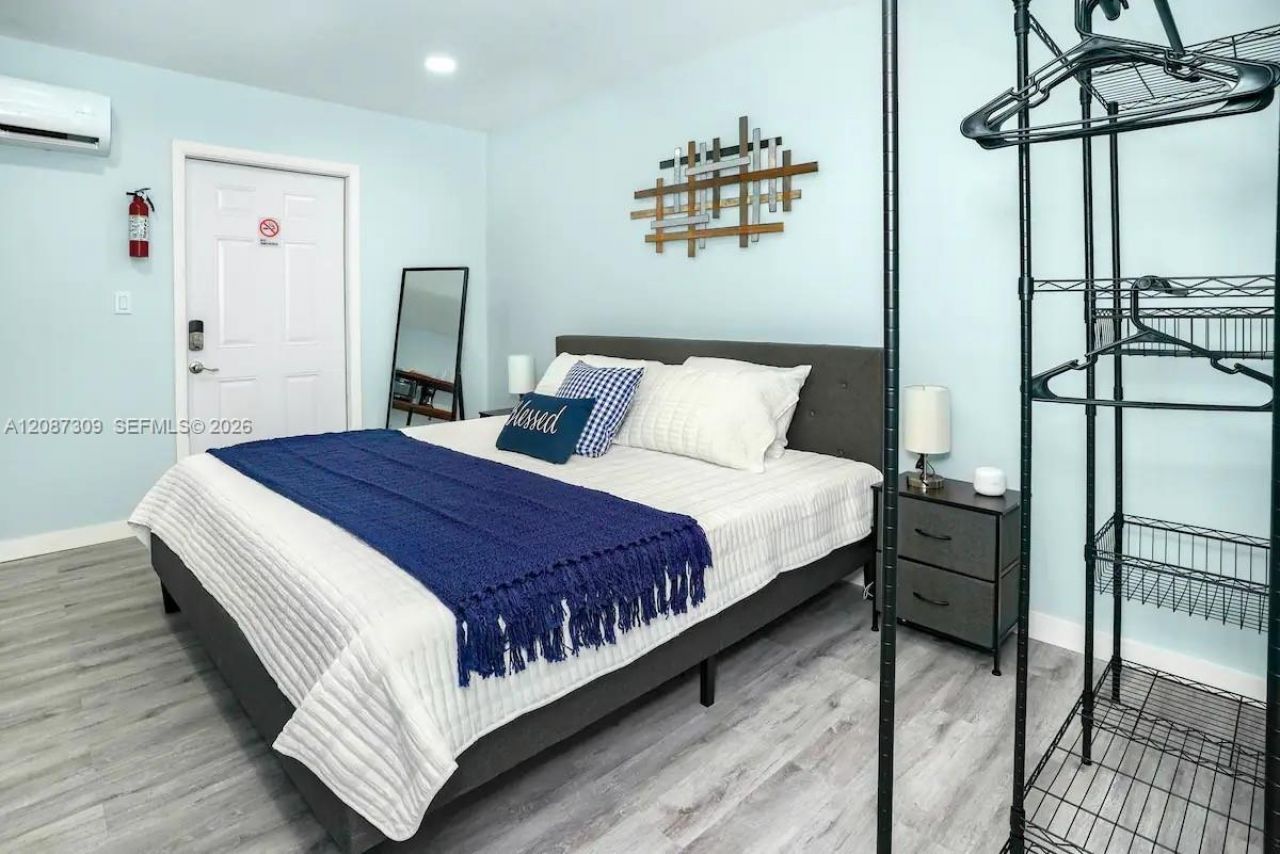 1647 NW 29th Ave, Unit 4, Miami, FL 33125 Photo