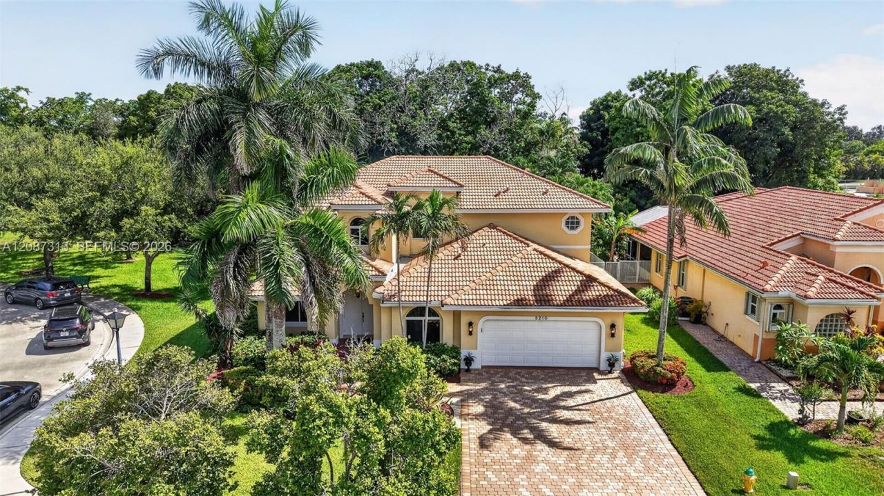 8210 Phoenician Court, Davie, FL 33328 Photo