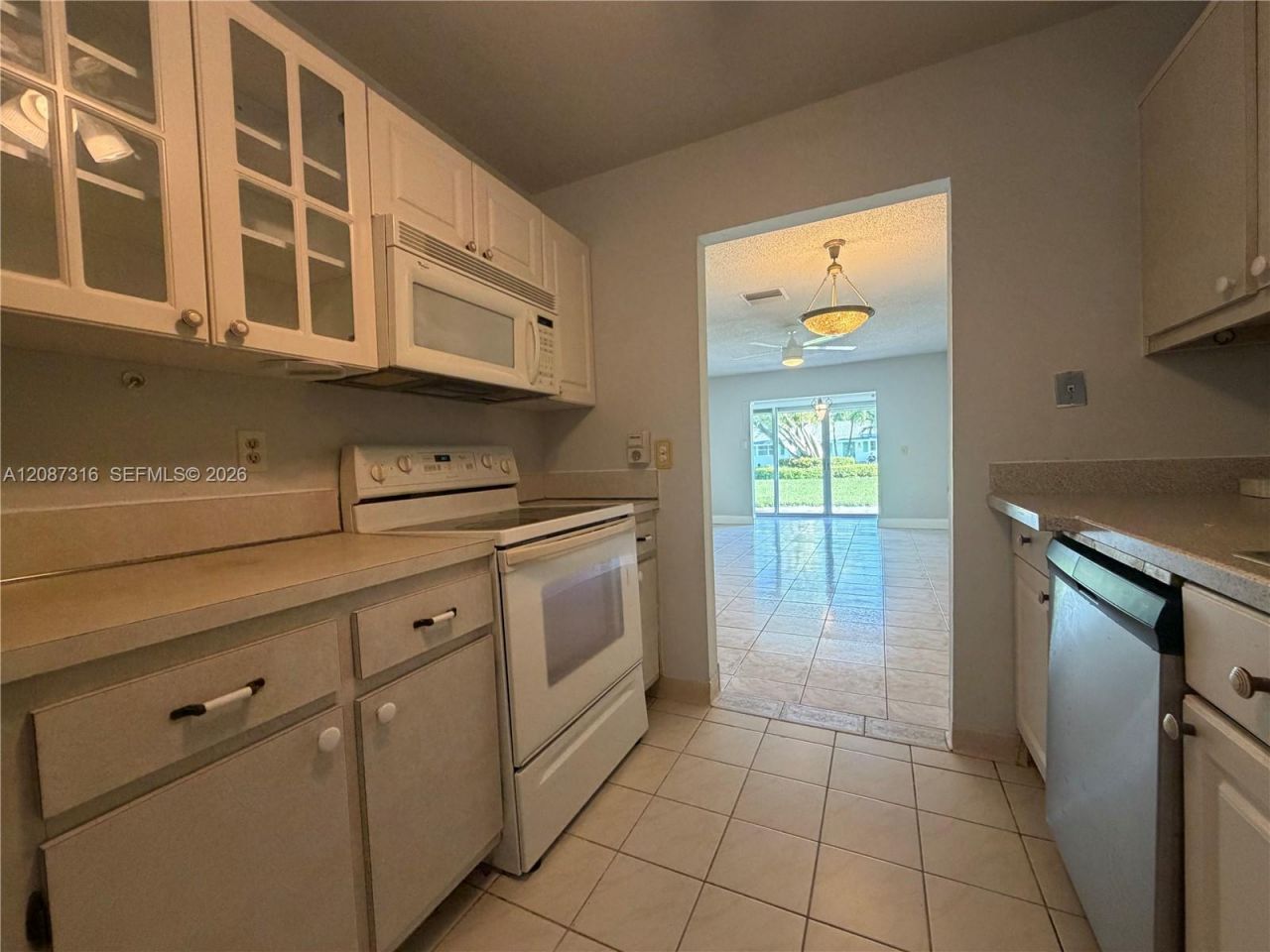400 SW Golfview Ter, Unit 112, Boynton Beach, FL 33426 Photo