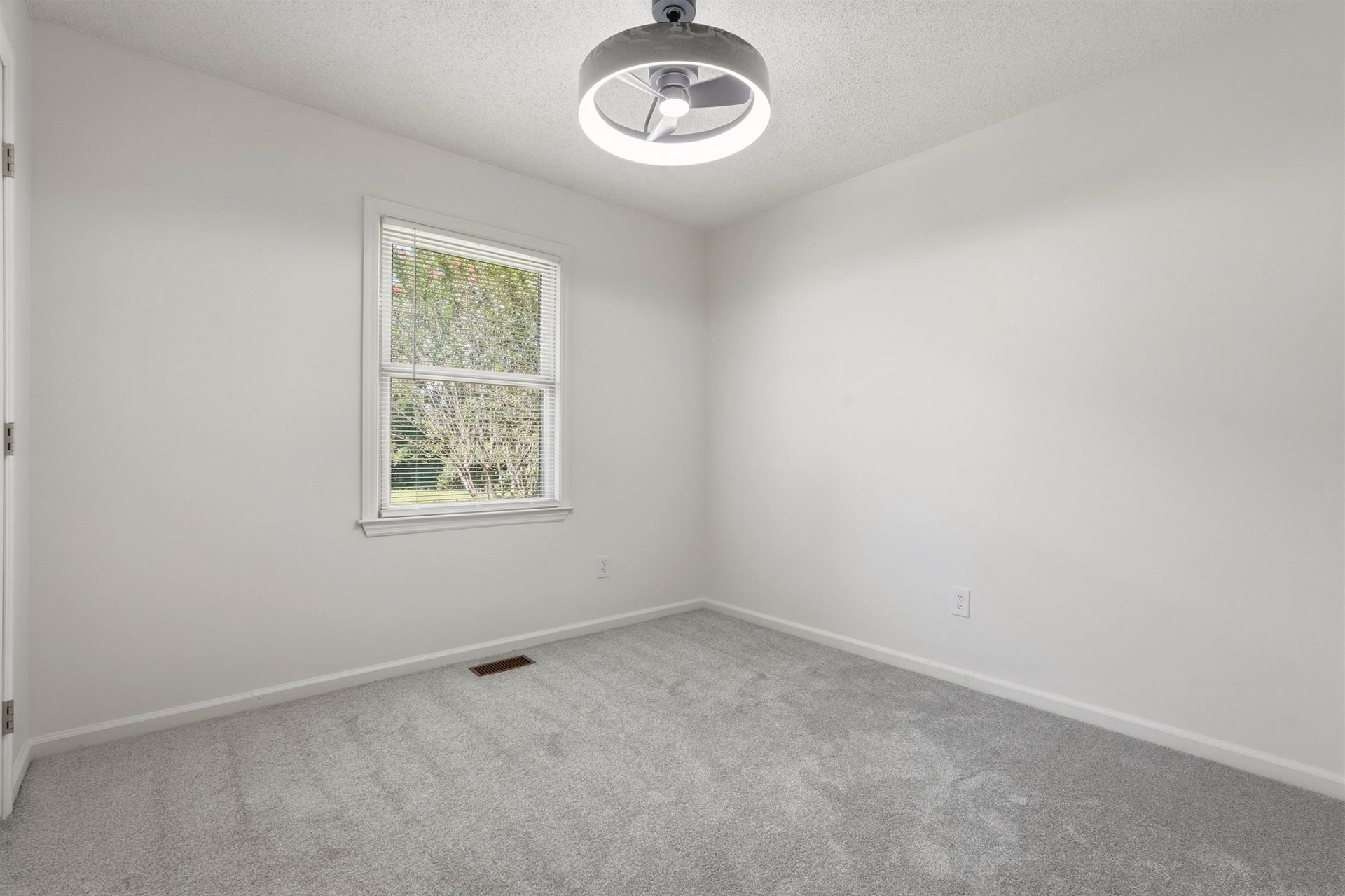 3916 Quail Circle Photo 23