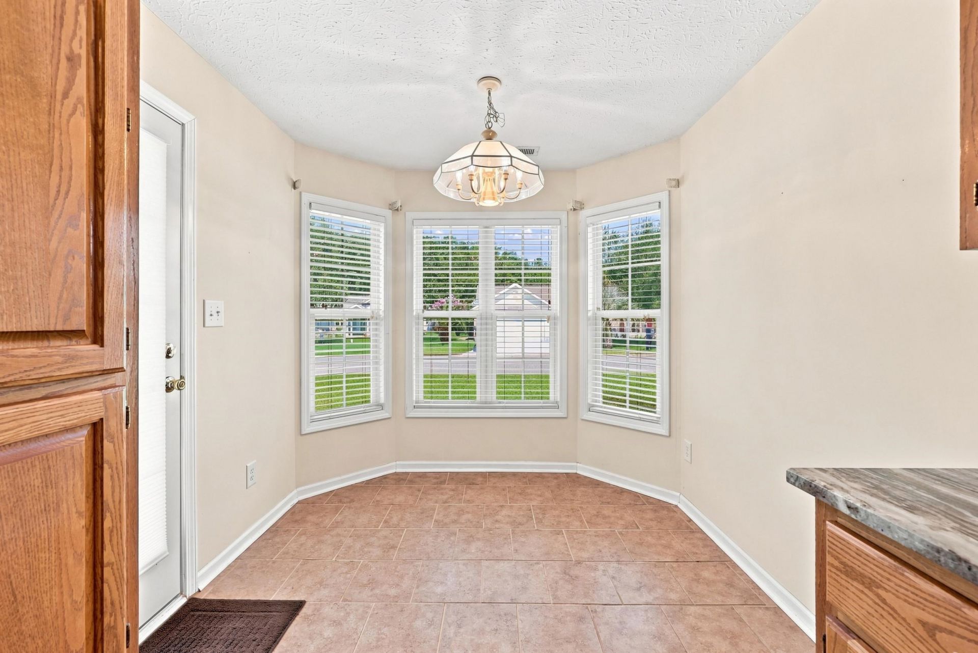 2049 Hawksmoor Dr. Photo 11