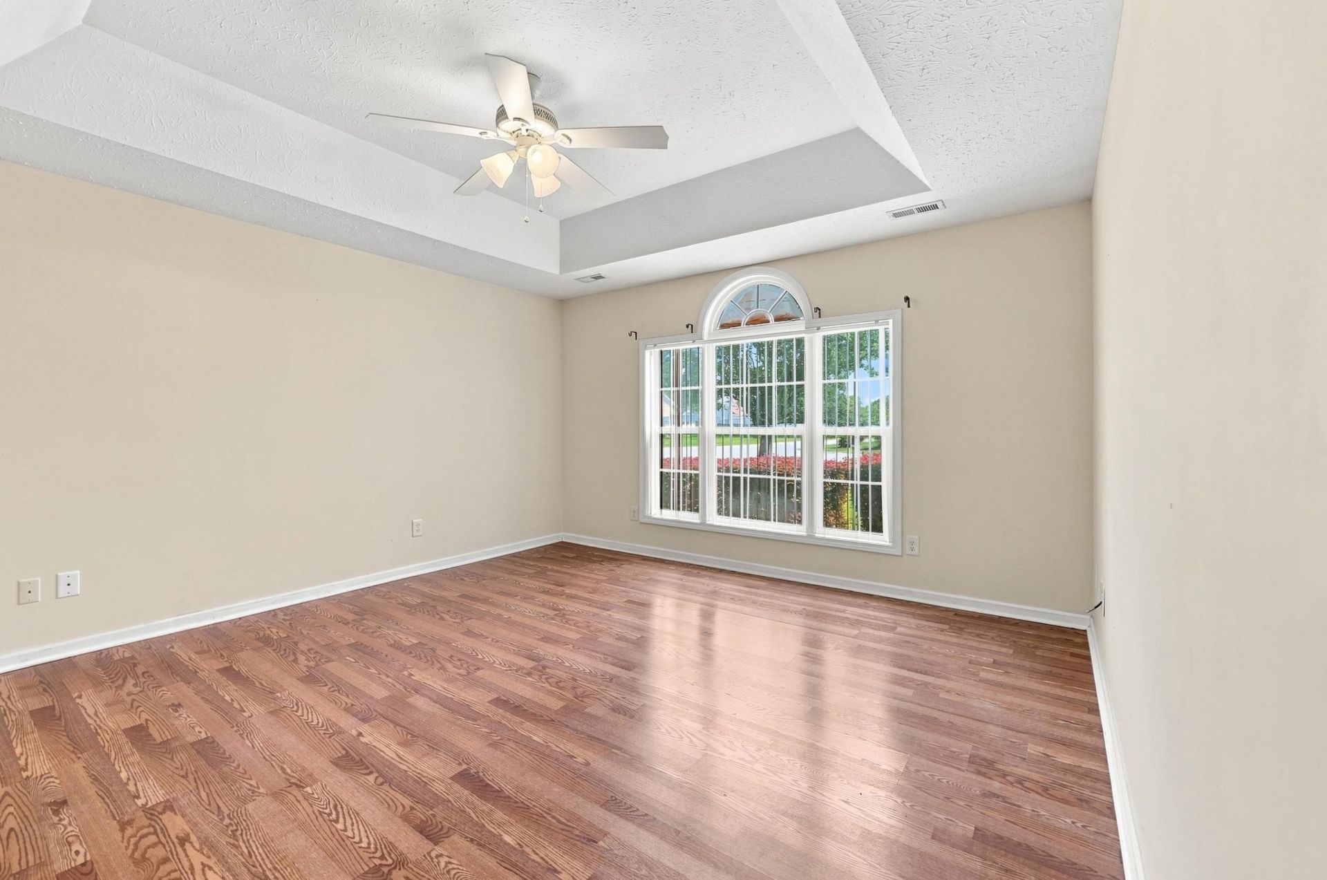 2049 Hawksmoor Dr. Photo 12
