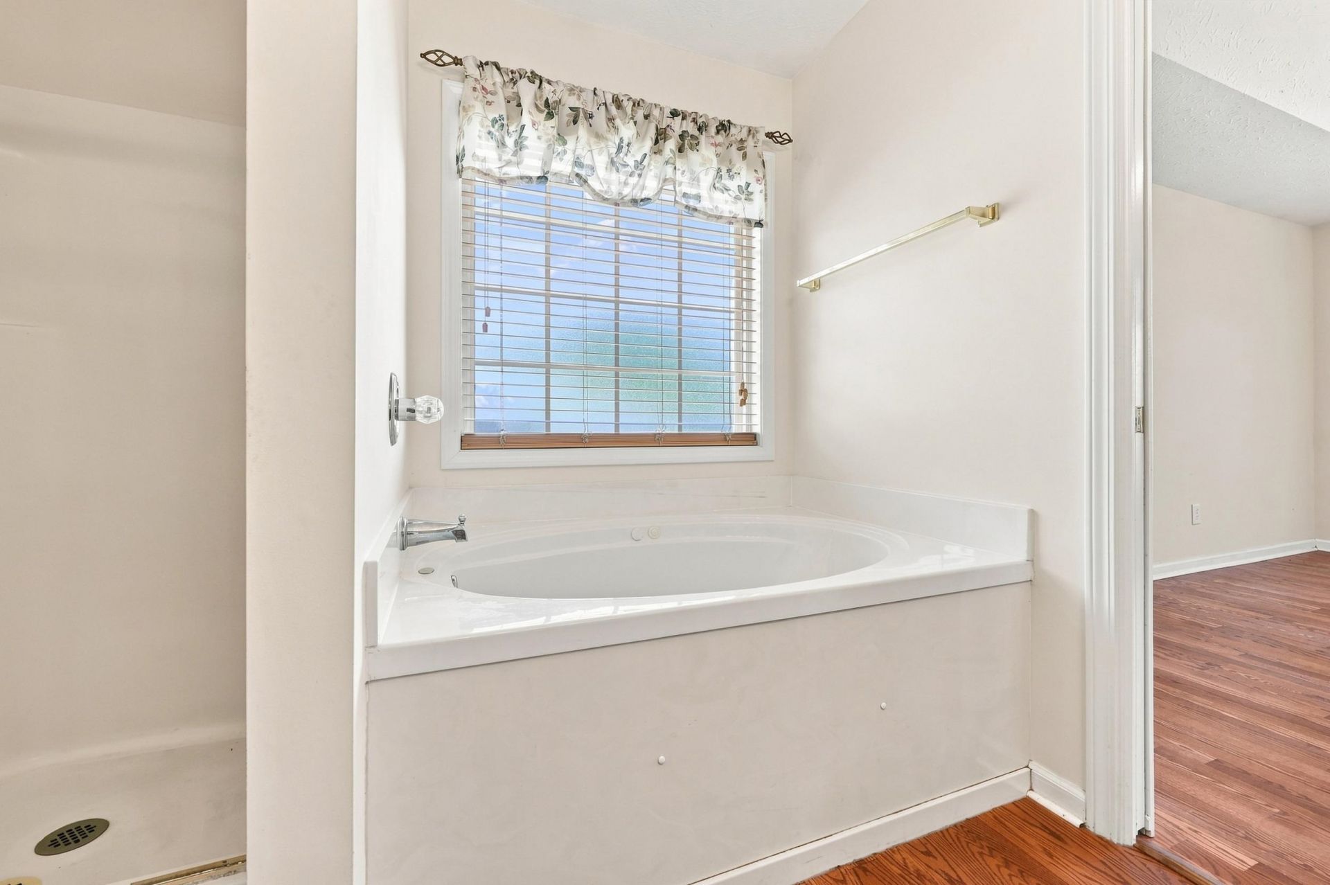 2049 Hawksmoor Dr. Photo 14