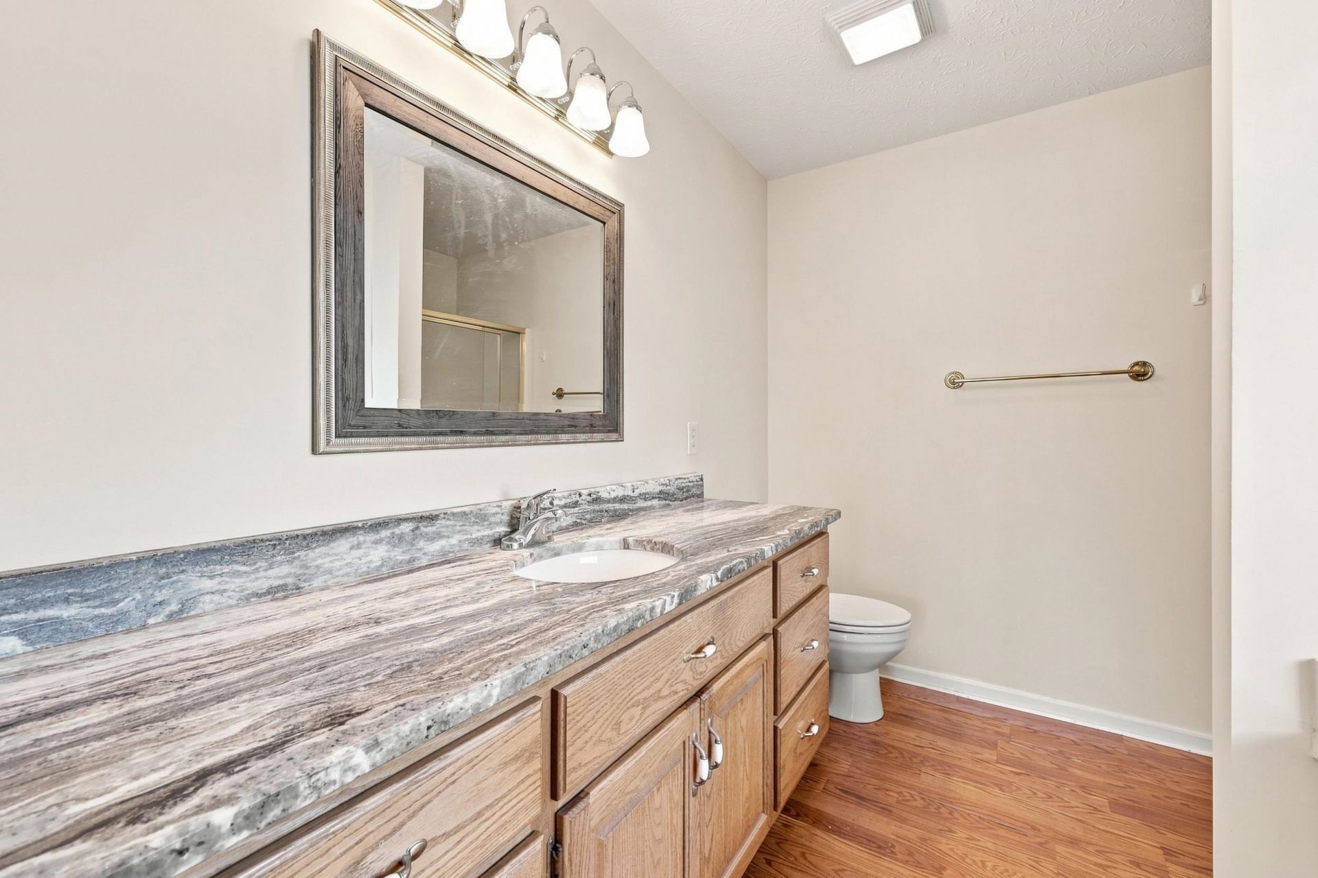 2049 Hawksmoor Dr. Photo 16
