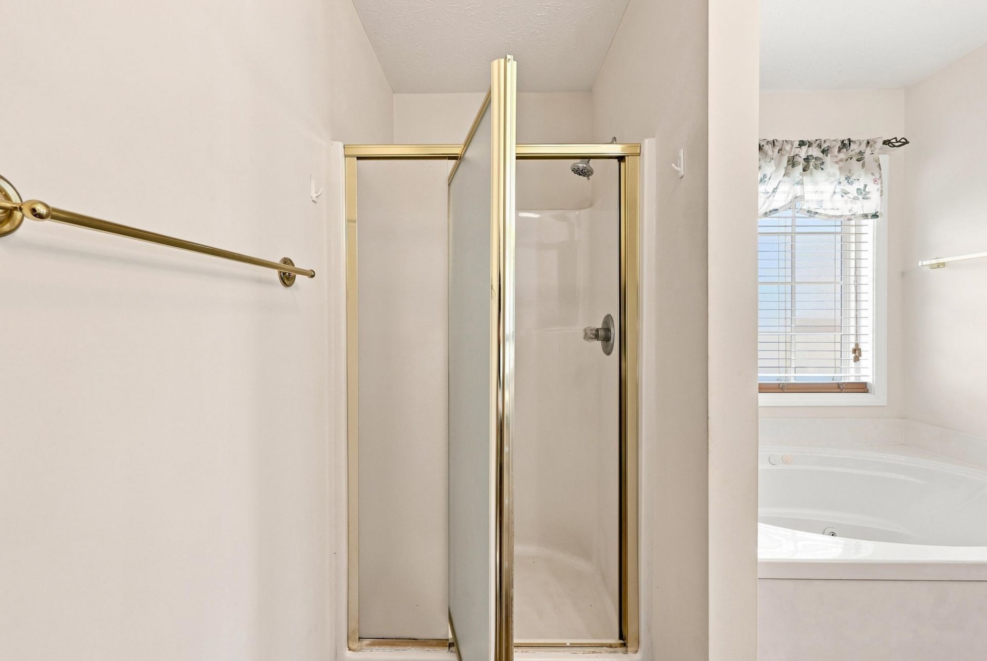 2049 Hawksmoor Dr. Photo 17