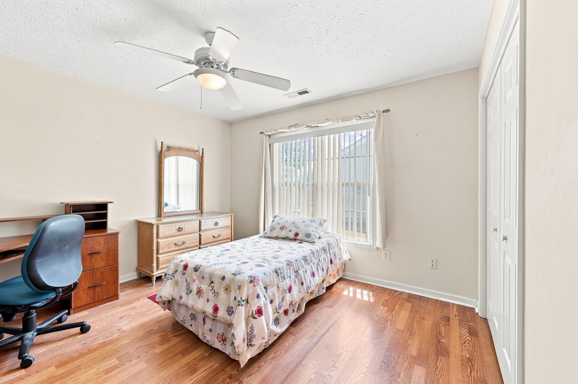 2049 Hawksmoor Dr. Photo 20