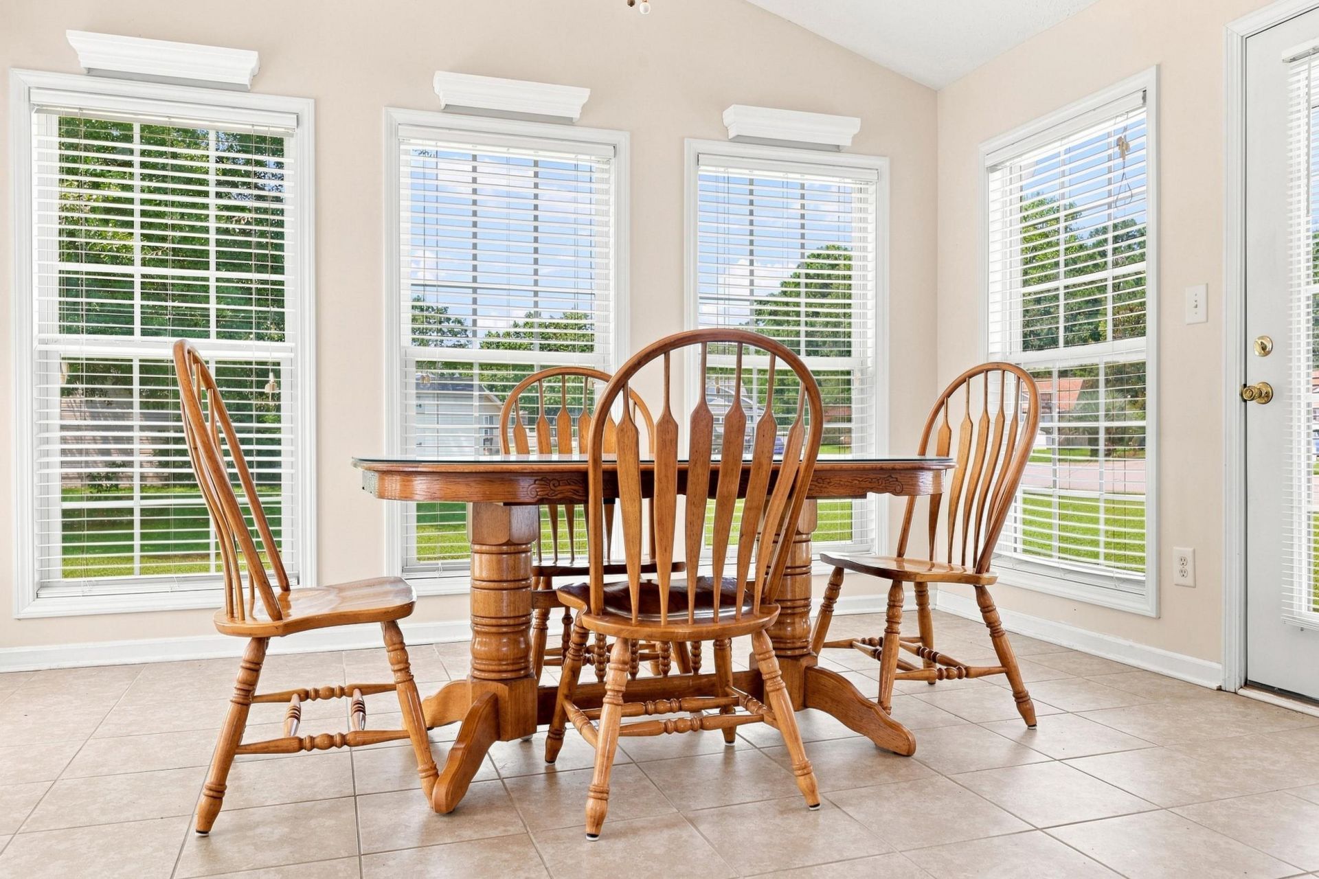 2049 Hawksmoor Dr. Photo 24