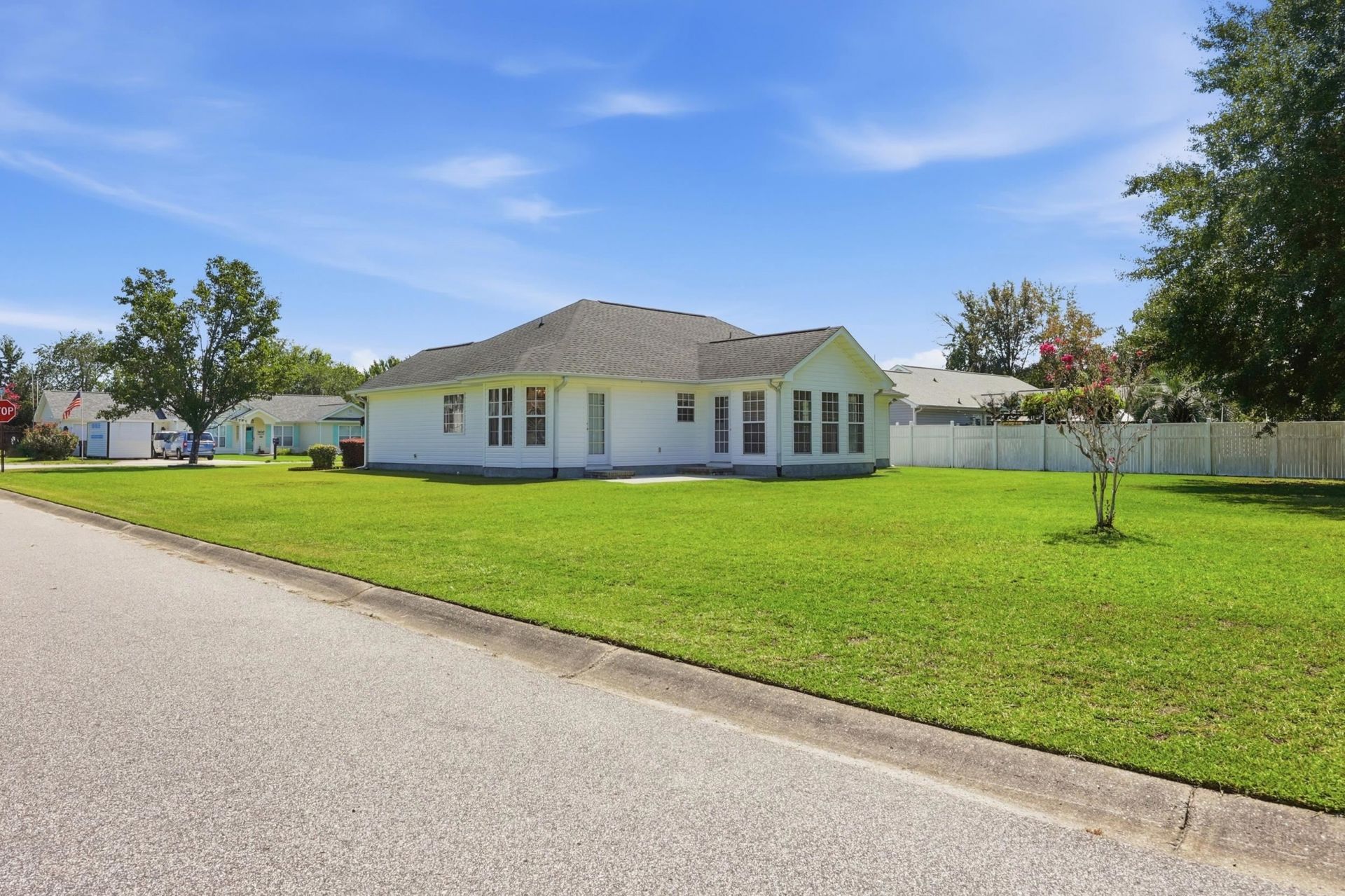 2049 Hawksmoor Dr. Photo 33